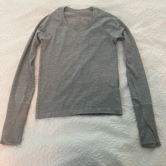 Lululemon Long Sleeve Swiftly Tech 2.0 Race Length - Picture 2 of 5